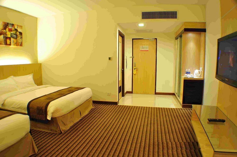 Dehome Boutique Hotel Kuching Buitenkant foto